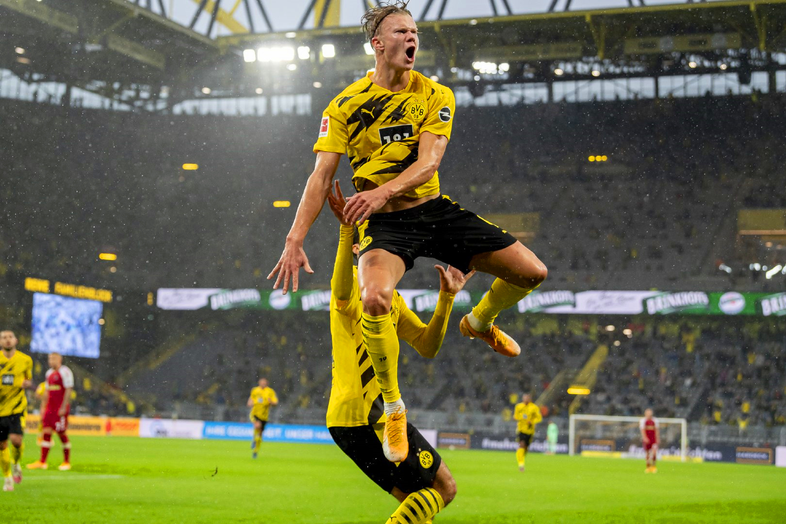 九游体育官网-德甲倒计时；尤文图斯今晨状态回暖；细节引发关注；压力陡增；控场能力受关注的简单介绍