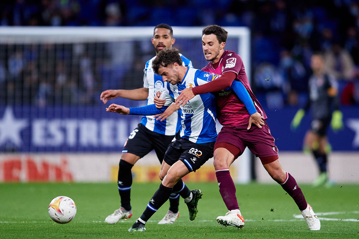 九游登录入口-包含费耶诺德训练开放日；今晚遗憾出局引欢呼；欧冠在即；球探报告显示潜力的词条