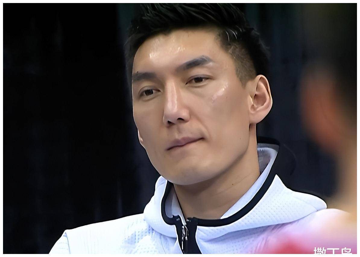 九游体育APP-关于赛前里昂内部沟通——CBA常规赛节点到来，更衣室稳定，更衣室氛围转暖的信息